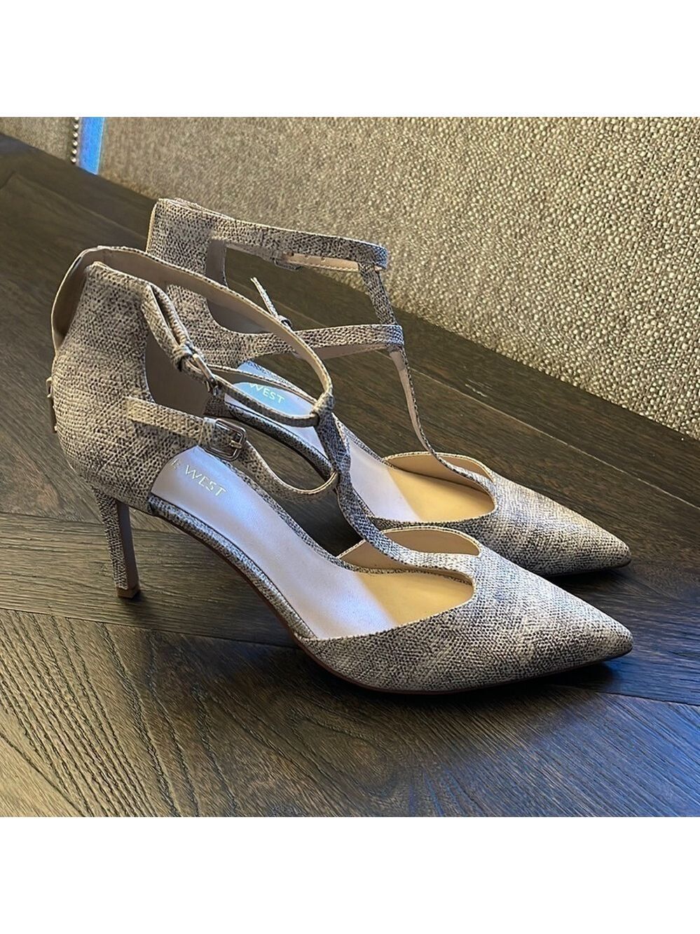 Nine West Snake Print T Strap Pumps Size 9.5